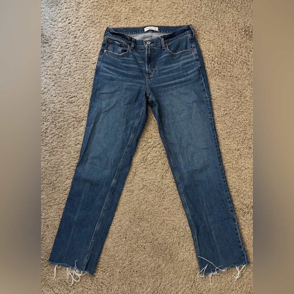 Abercrombie & Fitch The 90s Straight Mid Rise Jeans